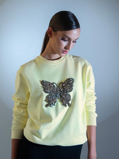 BUTTERFLY EMBELISHED SWEATSHIRT